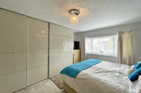 Mardon Close 15 - Bed 1.jpg