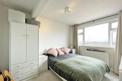 Mardon Close 15 - Bed 3.jpg