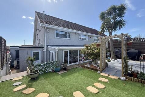 Mardon Close 15 - Garden 3.jpg
