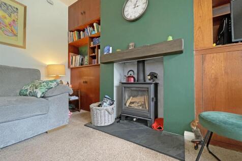 Vicarage Gardens 11 Lounge Woodburner.jpg