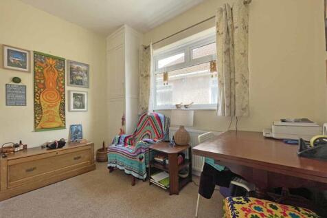 Vicarage Gardens 11 - New Bed 2.jpg