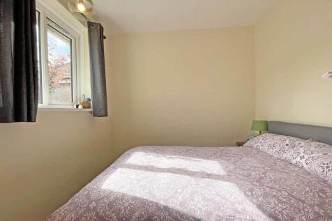 Vicarage Gardens 11 - New Bed 3.jpg
