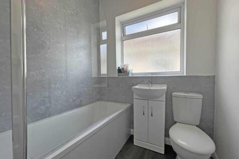 Vicarage Gardens 11 - New Shower Room.jpg