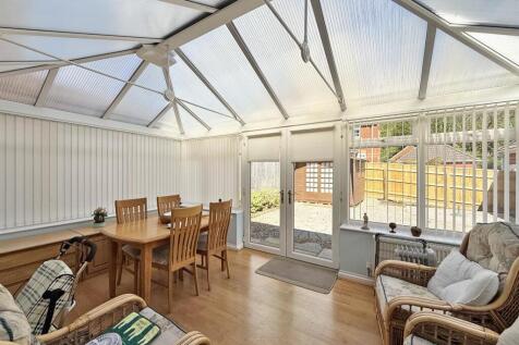 The Hollows 5 - Conservatory 2.jpg