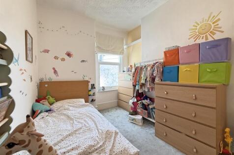 Cotehele Avenue 90 - Bed 2.jpg