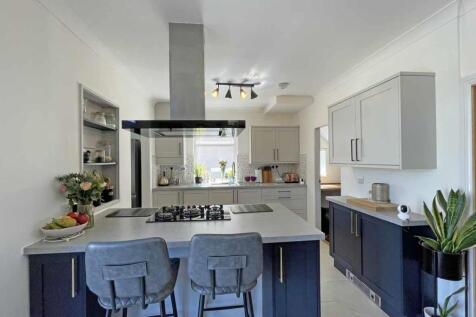 Beacon Down Avenue 40 - Kitchen 2...jpg