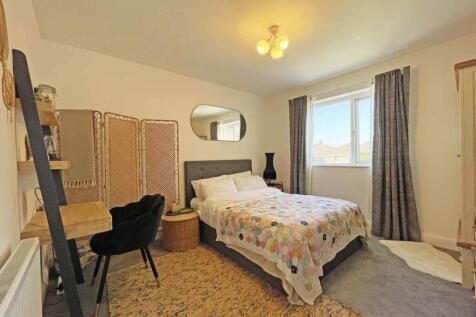 Beacon Down Avenue 40 - bed 2.jpg