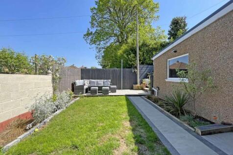 Beacon Down Avenue 40 - Garden 4.jpg