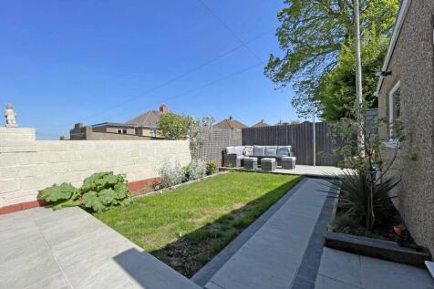Beacon Down Avenue 40 - Garden 2.jpg