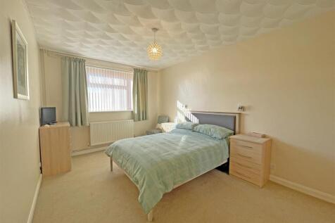 Briarleigh Close 21 Bed 1...jpg