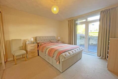Briarleigh Close 21 Bed 2.jpg