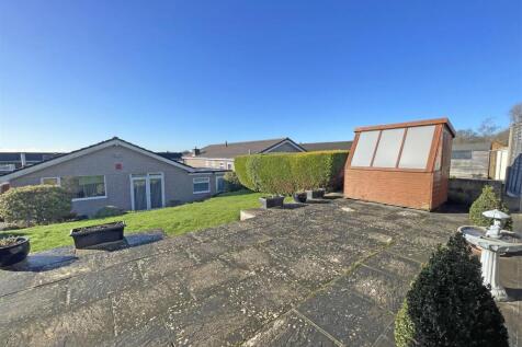 Briarleigh Close 21 Garden 4.jpg