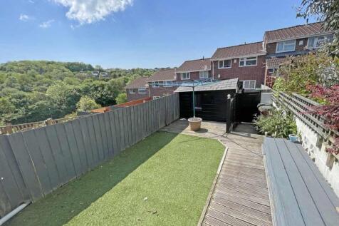 Rigdale Close 71 - Garden Front.jpg