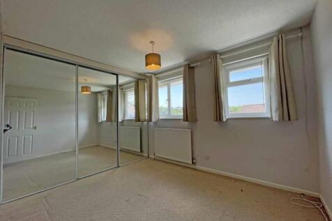 Rigdale Close 71 - bed 1.jpg