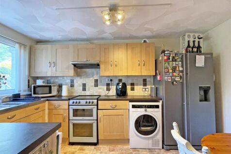 Ditton Court 7 - Kitchen 2.jpg