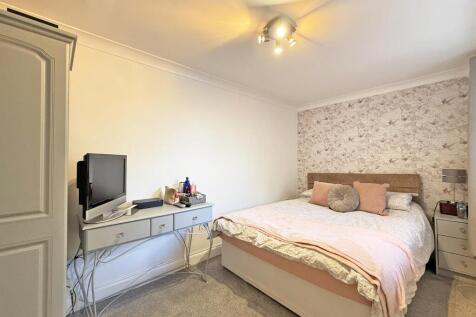 Erlstoke Close 81 - Bed 1.jpg