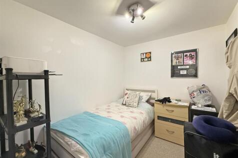 Erlstoke Close 81 - Study.jpg