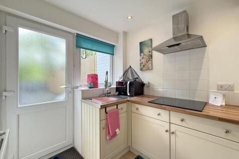 Erlstoke Close 81 - Utility.jpg