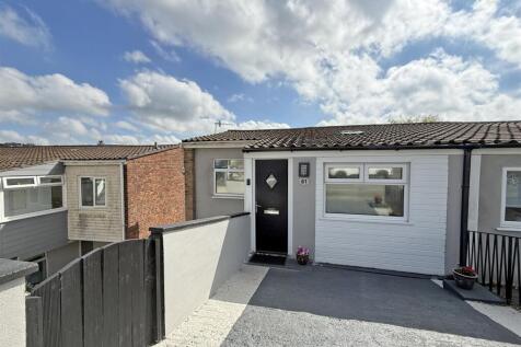 Erlstoke Close 81 - Front Internet.jpg