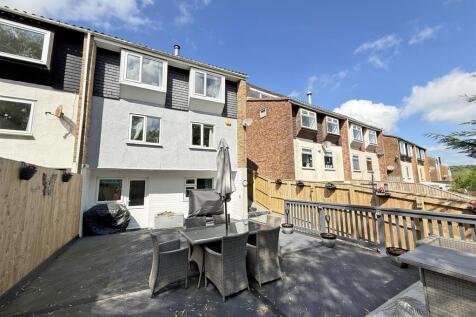 Erlstoke Close 81 - Rear.jpg