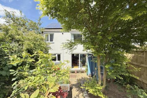 Mersey Close 66 - Rear.jpg