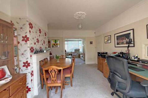 Lester Close 10 Dining Room 2.jpg