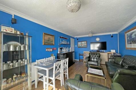 Morice Street 43 - Lounge Front...jpg