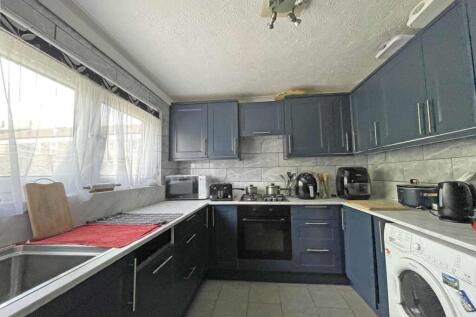 Morice Street 43 - Kitchen.jpg