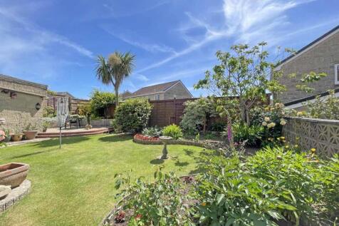 Eastcote Close 4 Garden 2.jpg