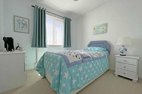 Eastcote Close 4 Bed 3.jpg