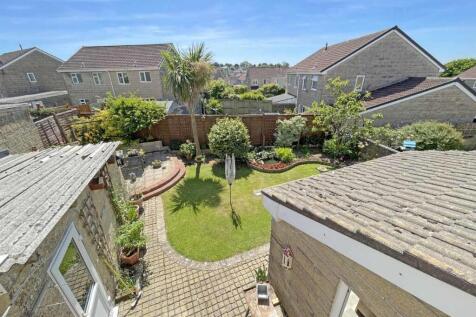 Eastcote Close 4 Garden 6.jpg