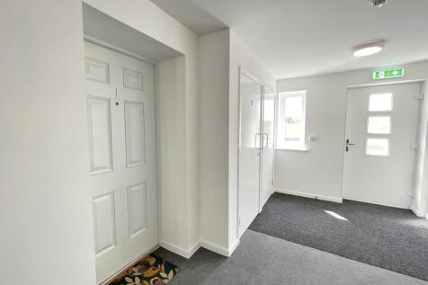 Foxglove Gardens 1 - Communal Hallway.jpg