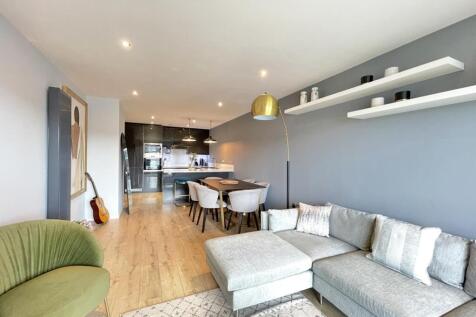 Peirson House 63 - Lounge FP.jpg