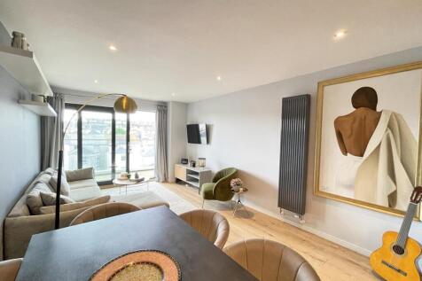 Peirson House 63 - Lounge 2.jpg
