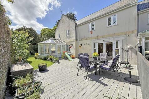 Captains Gardens 7 Front.jpg