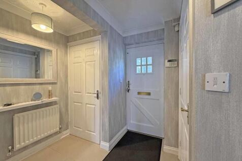 Captains Gardens 7 Entrance Hall.jpg