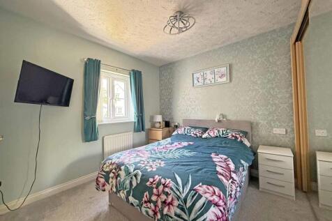 Captains Gardens 7 Bed 2.jpg