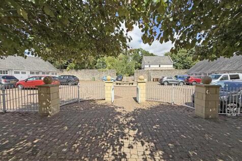 Captains Gardens 7 Parking.jpg