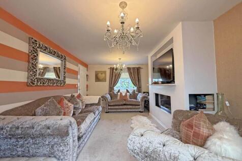 Frobisher Approach 75 - Lounge Front.jpg