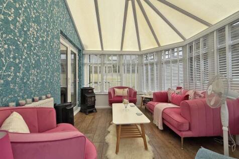 Frobisher Approach 75 - Conservatory 2.jpg