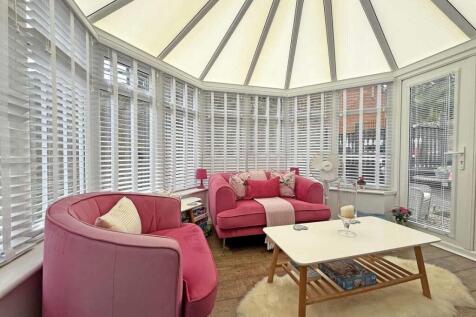 Frobisher Approach 75 - Conservatory.jpg
