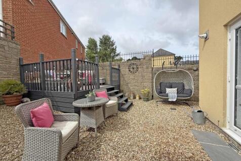 Frobisher Approach 75 - Garden 4.jpg