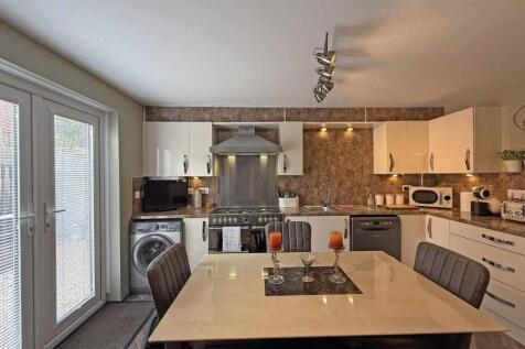 Frobisher Approach 75 - Kitchen 2.jpg