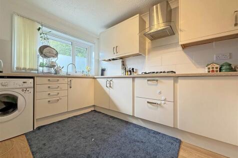 Grantley Gardens 93 - Kitchen.jpg