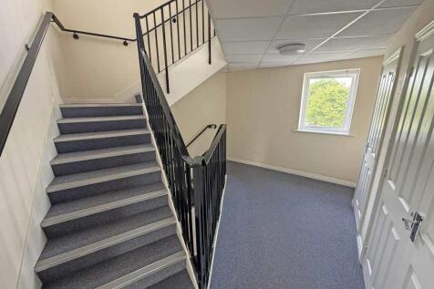 Samuel Bassett Avenue 6 Communal Hallway.jpg