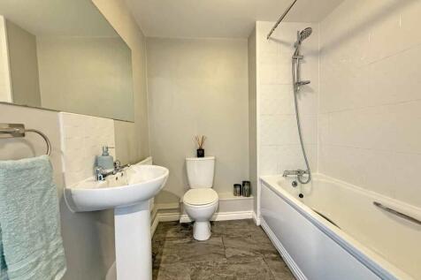 Samuel Bassett Avenue 6 New Bathroom.jpg