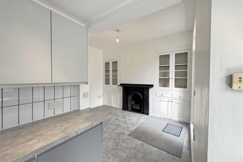Craven Avenue 24 - Kitchen Dining.jpg