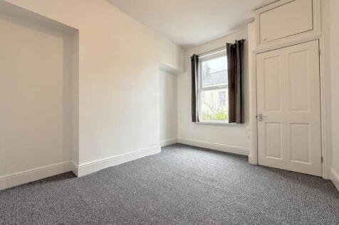 Craven Avenue 24 - Bedroom Two.jpg