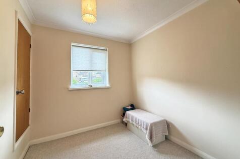 Beaumaris Close 1 - Bed 3.jpg