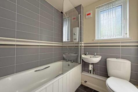 Allenby Road 21 - Bathroom...jpg